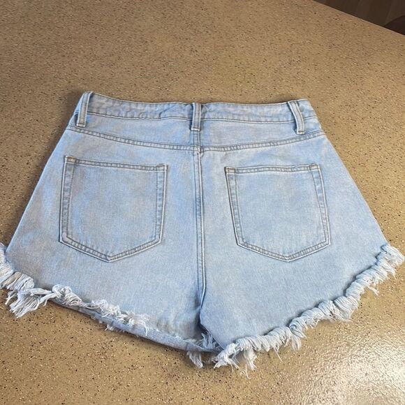 Wild Fable "High Rise Short" light wash denim cutoff jean shorts sz 8 - Picture 4 of 16